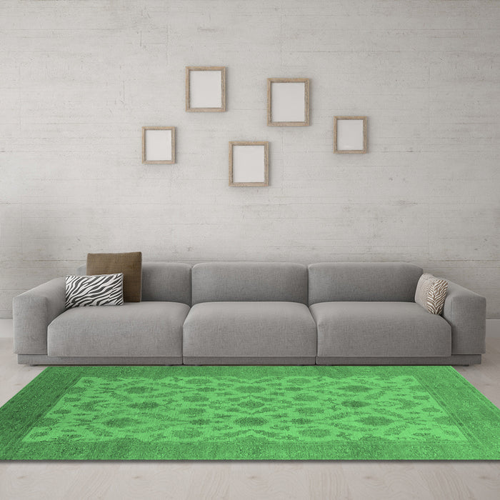 Machine Washable Oriental Emerald Green Industrial Area Rugs in a Living Room,, wshurb3210emgrn