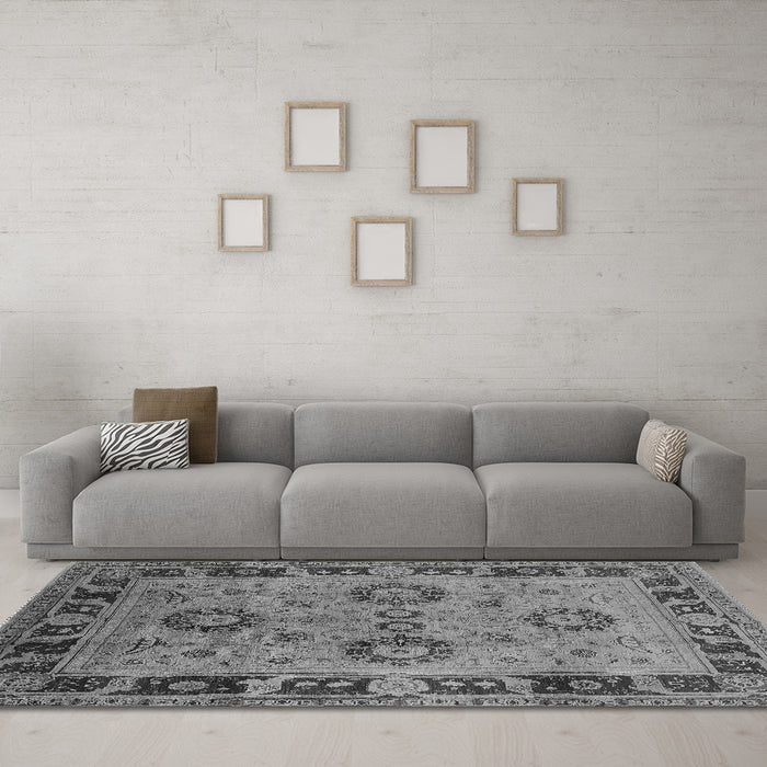 Machine Washable Oriental Gray Industrial Rug in a Living Room,, wshurb3213gry