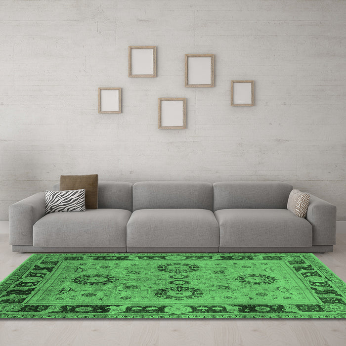 Machine Washable Oriental Emerald Green Industrial Area Rugs in a Living Room,, wshurb3213emgrn