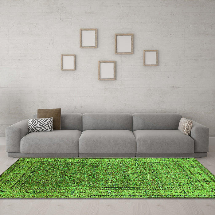 Machine Washable Oriental Green Industrial Area Rugs in a Living Room,, wshurb3214grn