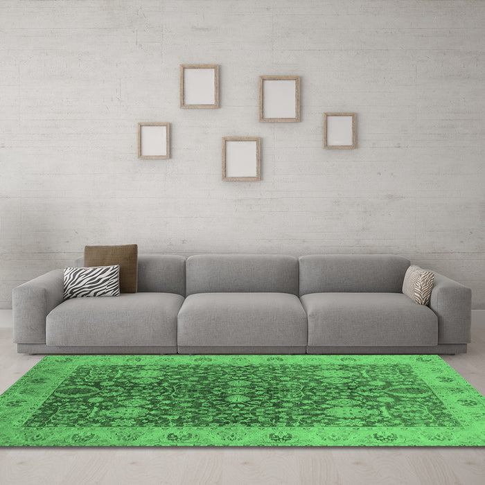 Machine Washable Oriental Emerald Green Industrial Area Rugs in a Living Room,, wshurb3216emgrn