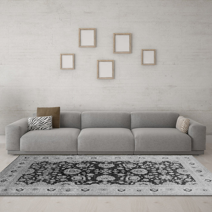 Machine Washable Oriental Gray Industrial Rug in a Living Room,, wshurb3217gry