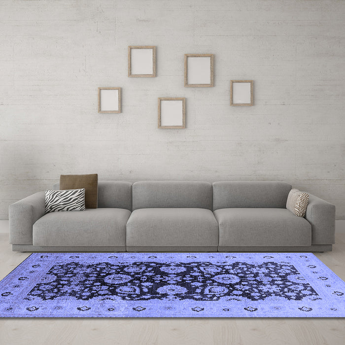 Machine Washable Oriental Blue Industrial Rug in a Living Room, wshurb3217blu