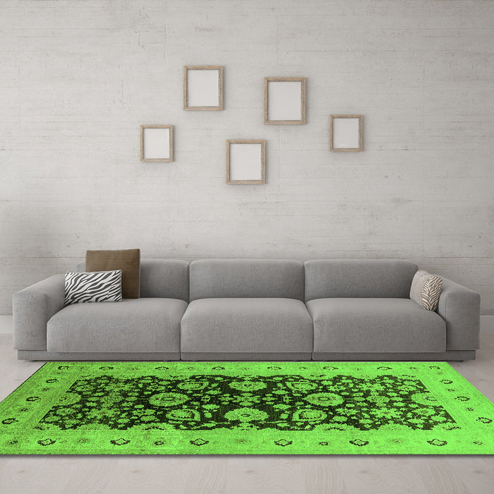Machine Washable Oriental Green Industrial Area Rugs in a Living Room,, wshurb3217grn