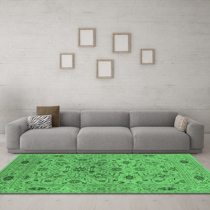 Machine Washable Oriental Emerald Green Industrial Area Rugs in a Living Room,, wshurb3218emgrn