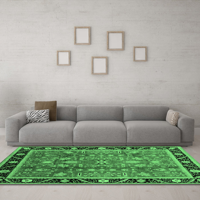 Machine Washable Oriental Emerald Green Industrial Area Rugs in a Living Room,, wshurb3219emgrn