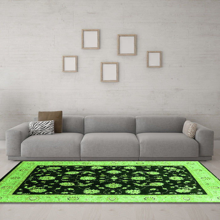 Machine Washable Oriental Green Industrial Area Rugs in a Living Room,, wshurb3220grn