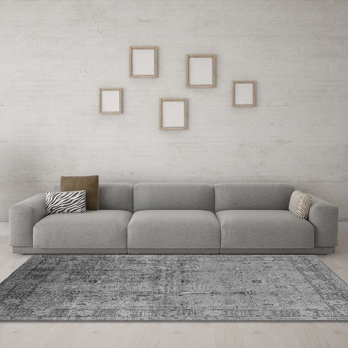 Machine Washable Oriental Gray Industrial Rug in a Living Room,, wshurb3221gry