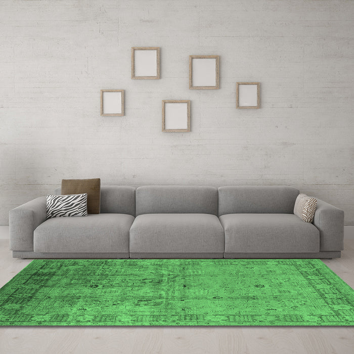 Machine Washable Oriental Emerald Green Industrial Area Rugs in a Living Room,, wshurb3221emgrn