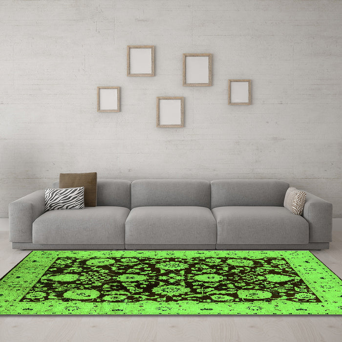 Machine Washable Oriental Green Industrial Area Rugs in a Living Room,, wshurb3222grn