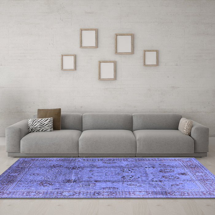 Machine Washable Oriental Blue Industrial Rug in a Living Room, wshurb3224blu