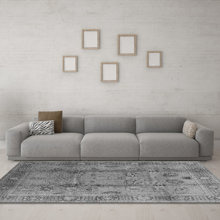 Machine Washable Oriental Gray Industrial Rug in a Living Room,, wshurb3224gry