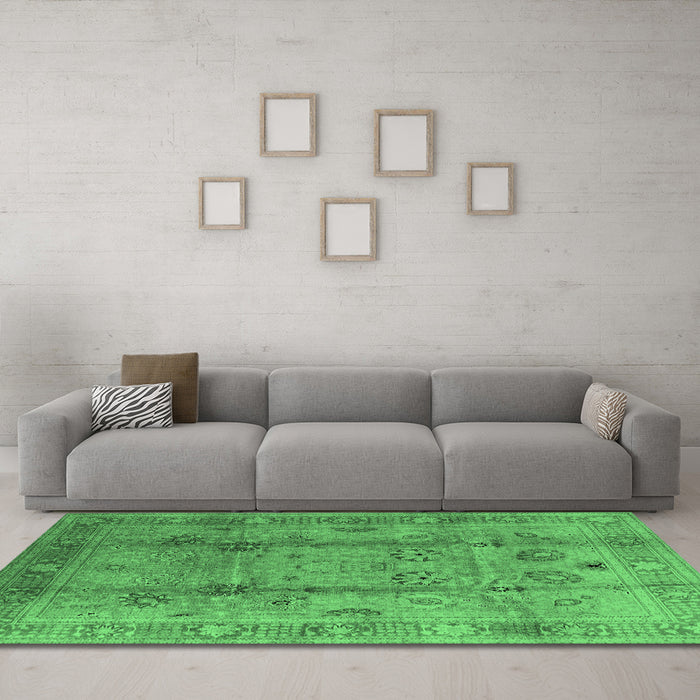 Machine Washable Oriental Emerald Green Industrial Area Rugs in a Living Room,, wshurb3224emgrn