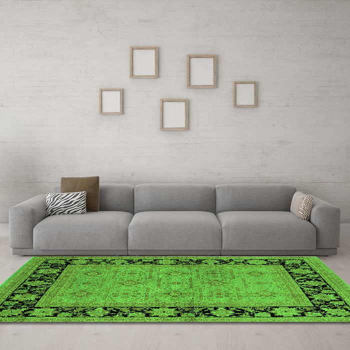 Machine Washable Oriental Green Industrial Area Rugs in a Living Room,, wshurb3228grn