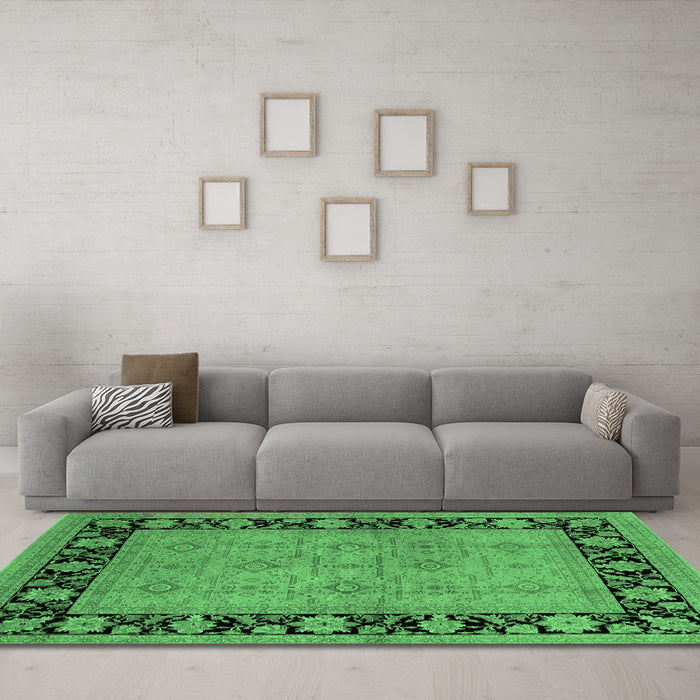 Machine Washable Oriental Emerald Green Industrial Area Rugs in a Living Room,, wshurb3228emgrn