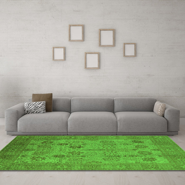 Machine Washable Oriental Green Industrial Area Rugs in a Living Room,, wshurb3230grn