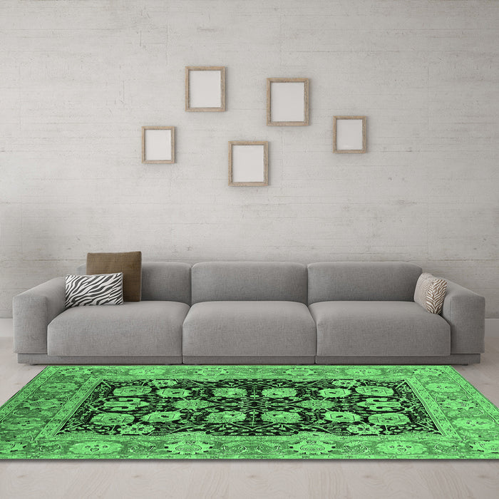 Machine Washable Oriental Emerald Green Industrial Area Rugs in a Living Room,, wshurb3232emgrn