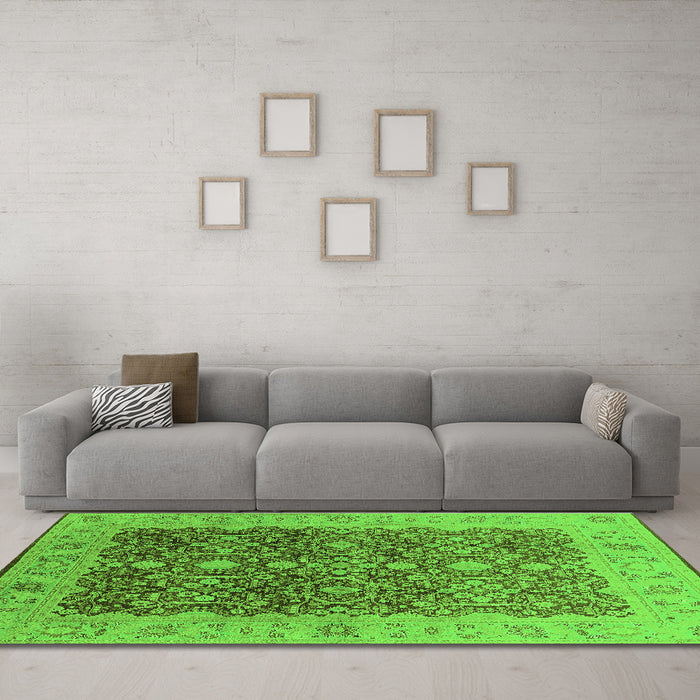 Machine Washable Oriental Green Industrial Area Rugs in a Living Room,, wshurb3233grn