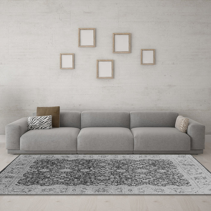 Machine Washable Oriental Gray Industrial Rug in a Living Room,, wshurb3233gry