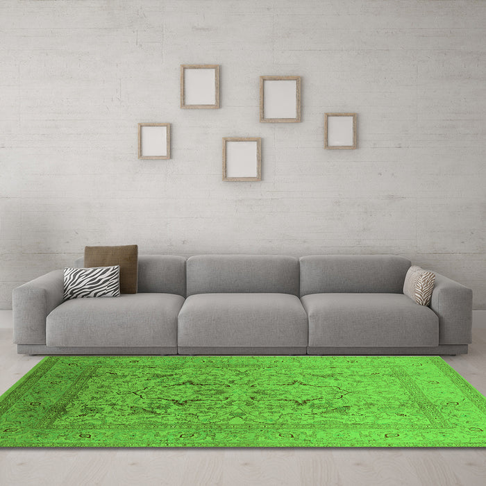 Machine Washable Oriental Green Industrial Area Rugs in a Living Room,, wshurb3235grn