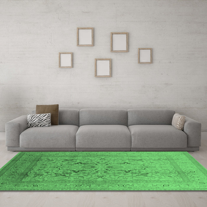 Machine Washable Oriental Emerald Green Industrial Area Rugs in a Living Room,, wshurb3235emgrn