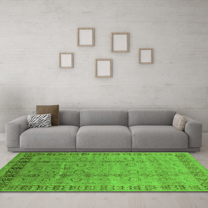 Machine Washable Oriental Green Industrial Area Rugs in a Living Room,, wshurb3238grn