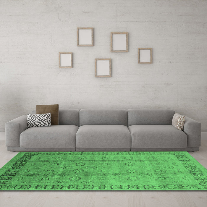 Machine Washable Oriental Emerald Green Industrial Area Rugs in a Living Room,, wshurb3238emgrn