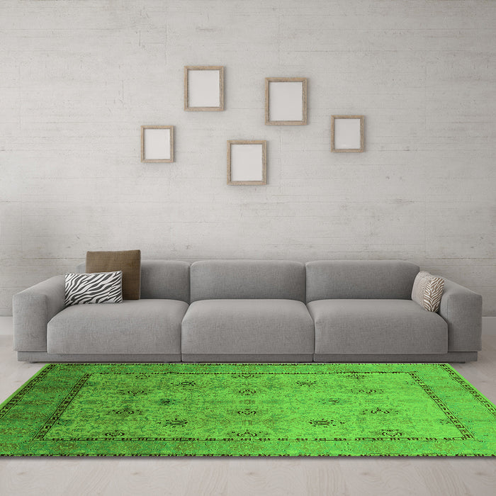 Machine Washable Oriental Green Industrial Area Rugs in a Living Room,, wshurb3239grn