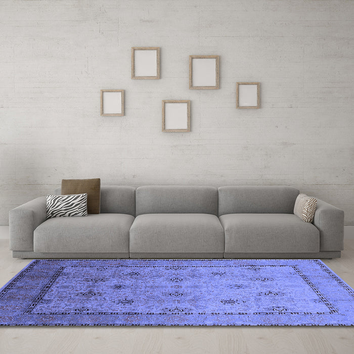 Machine Washable Oriental Blue Industrial Rug in a Living Room, wshurb3239blu