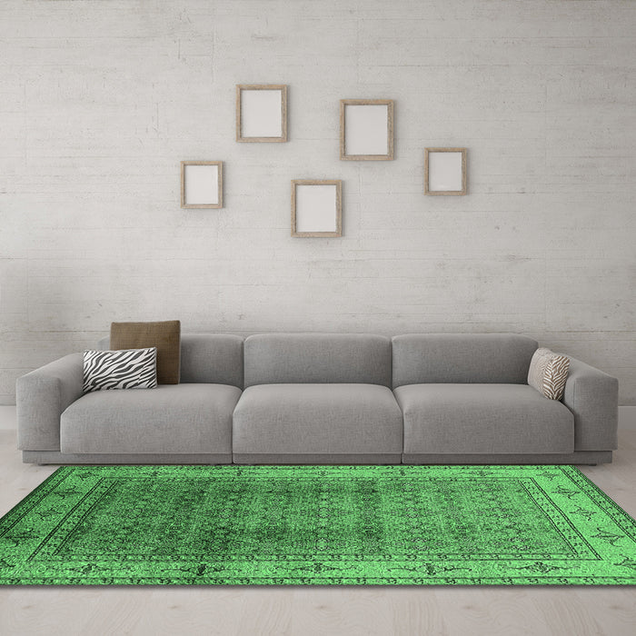 Machine Washable Oriental Emerald Green Industrial Area Rugs in a Living Room,, wshurb3240emgrn