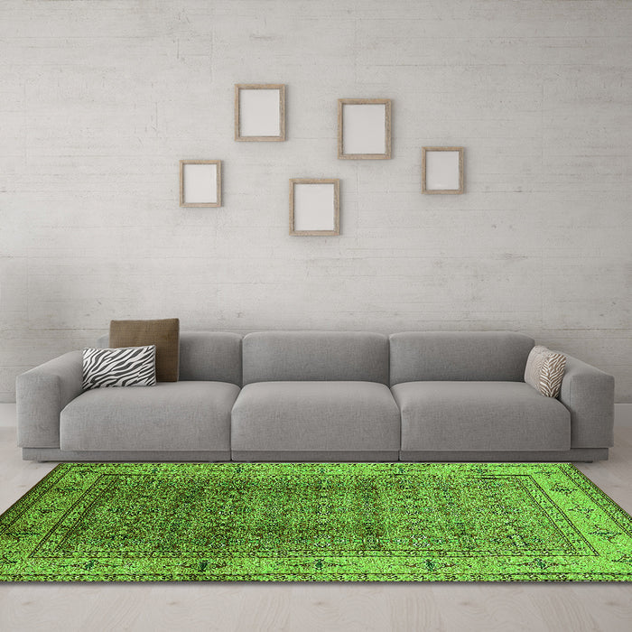 Machine Washable Oriental Green Industrial Area Rugs in a Living Room,, wshurb3240grn