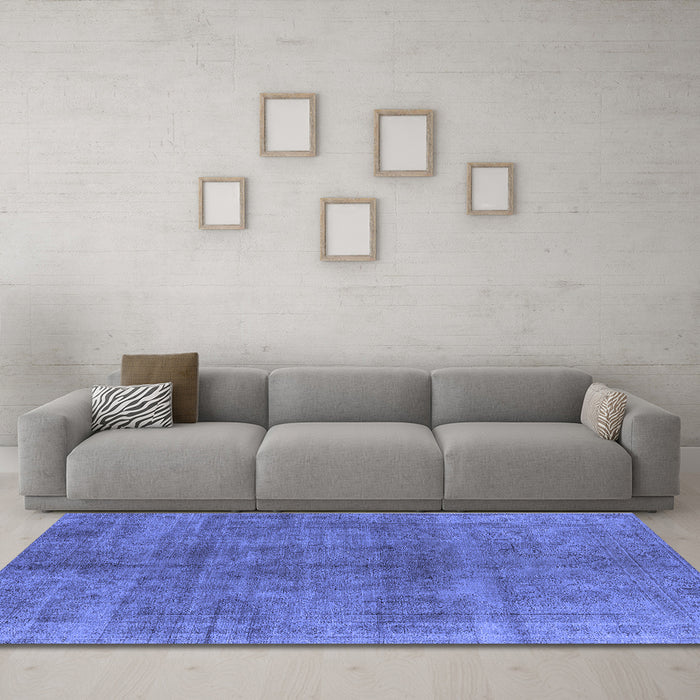Machine Washable Oriental Blue Industrial Rug in a Living Room, wshurb3243blu