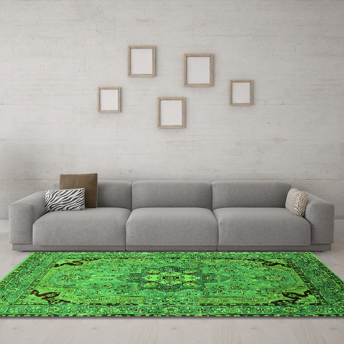 Machine Washable Oriental Green Industrial Area Rugs in a Living Room,, wshurb3254grn