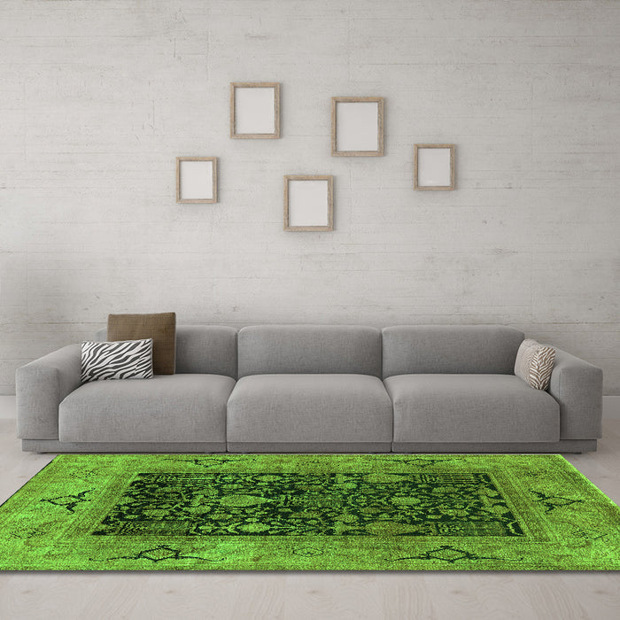 Machine Washable Oriental Green Industrial Area Rugs in a Living Room,, wshurb3255grn