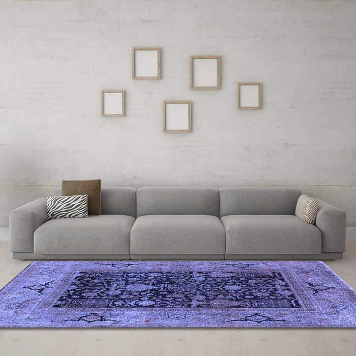 Machine Washable Oriental Blue Industrial Rug in a Living Room, wshurb3255blu
