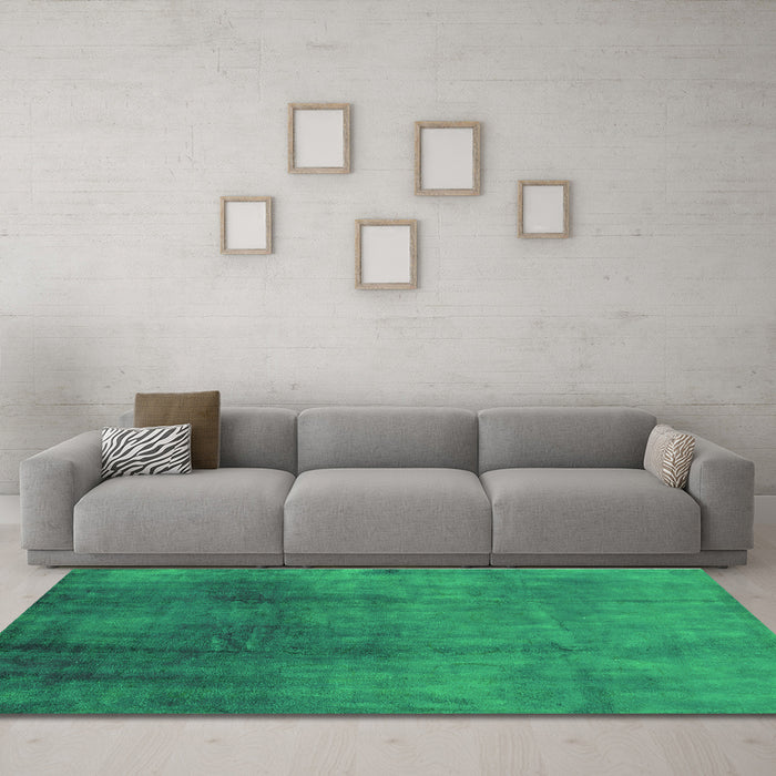 Machine Washable Oriental Green Industrial Area Rugs in a Living Room,, wshurb3256grn