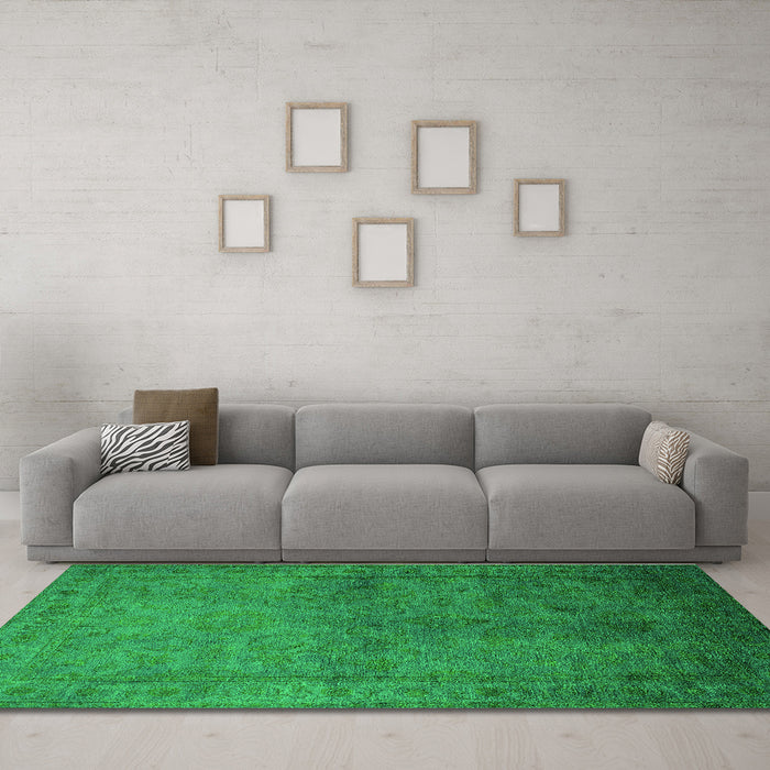 Machine Washable Oriental Green Industrial Area Rugs in a Living Room,, wshurb3257grn