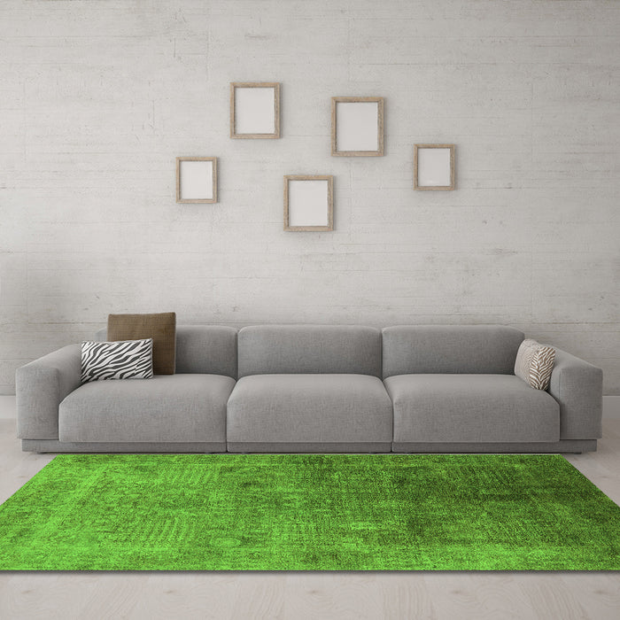 Machine Washable Oriental Green Industrial Area Rugs in a Living Room,, wshurb3259grn