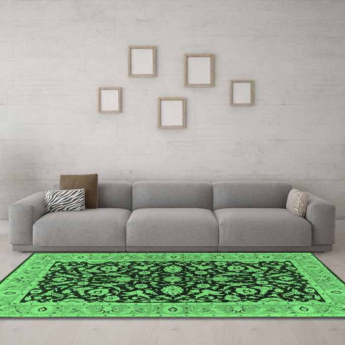 Machine Washable Oriental Emerald Green Traditional Area Rugs in a Living Room,, wshurb449emgrn