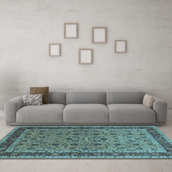Machine Washable Oriental Light Blue Traditional Rug in a Living Room, wshurb450lblu