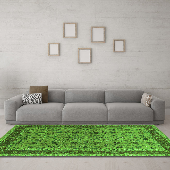 Machine Washable Oriental Green Traditional Area Rugs in a Living Room,, wshurb450grn