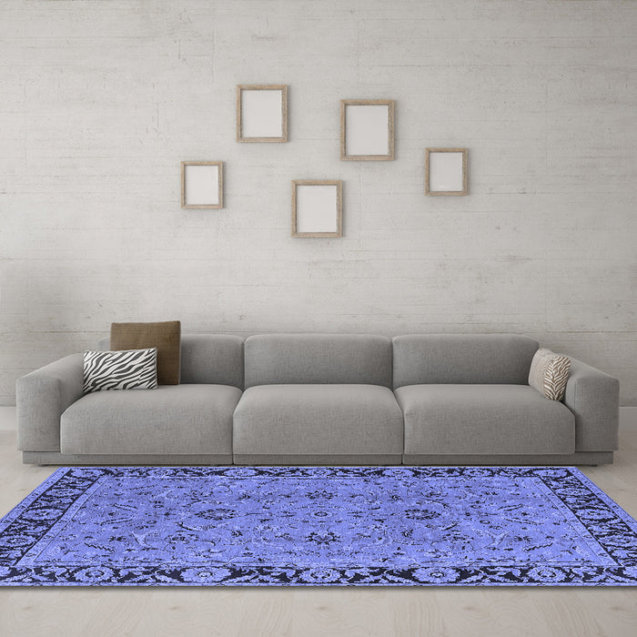 Machine Washable Oriental Blue Traditional Rug in a Living Room, wshurb460blu