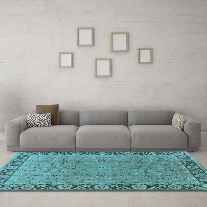 Machine Washable Oriental Light Blue Traditional Rug in a Living Room, wshurb461lblu