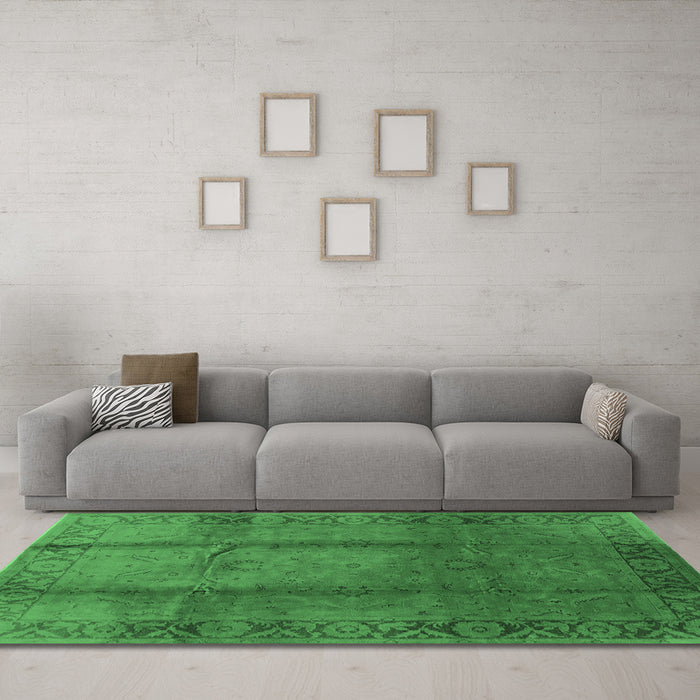 Machine Washable Oriental Emerald Green Industrial Area Rugs in a Living Room,, wshurb469emgrn