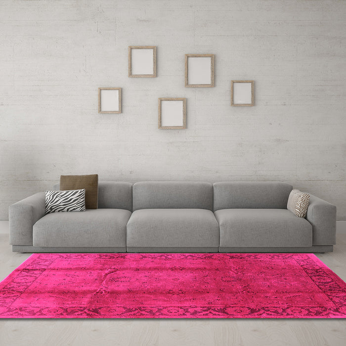 Machine Washable Oriental Pink Industrial Rug in a Living Room, wshurb469pnk