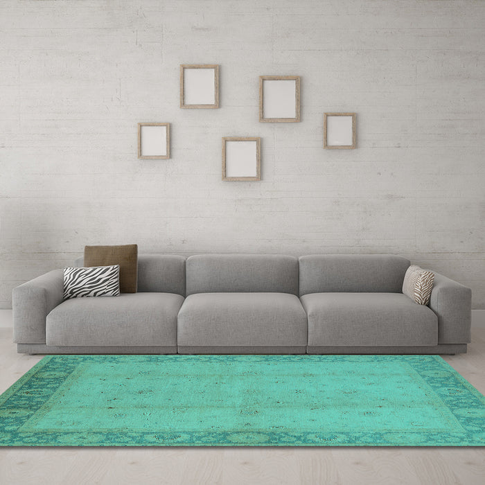 Machine Washable Oriental Turquoise Traditional Area Rugs in a Living Room,, wshurb470turq