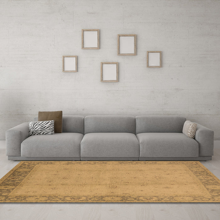 Machine Washable Oriental Brown Traditional Rug in a Living Room,, wshurb470brn