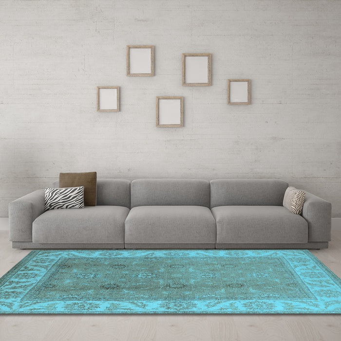 Machine Washable Oriental Light Blue Traditional Rug in a Living Room, wshurb472lblu