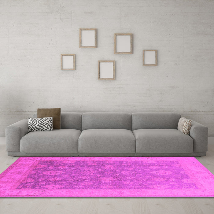 Machine Washable Oriental Pink Traditional Rug in a Living Room, wshurb476pnk