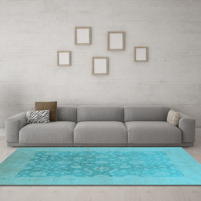 Machine Washable Oriental Light Blue Traditional Rug in a Living Room, wshurb477lblu